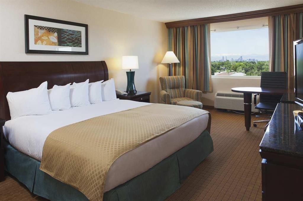 Doubletree By Hilton Denver Central Park Bilik gambar